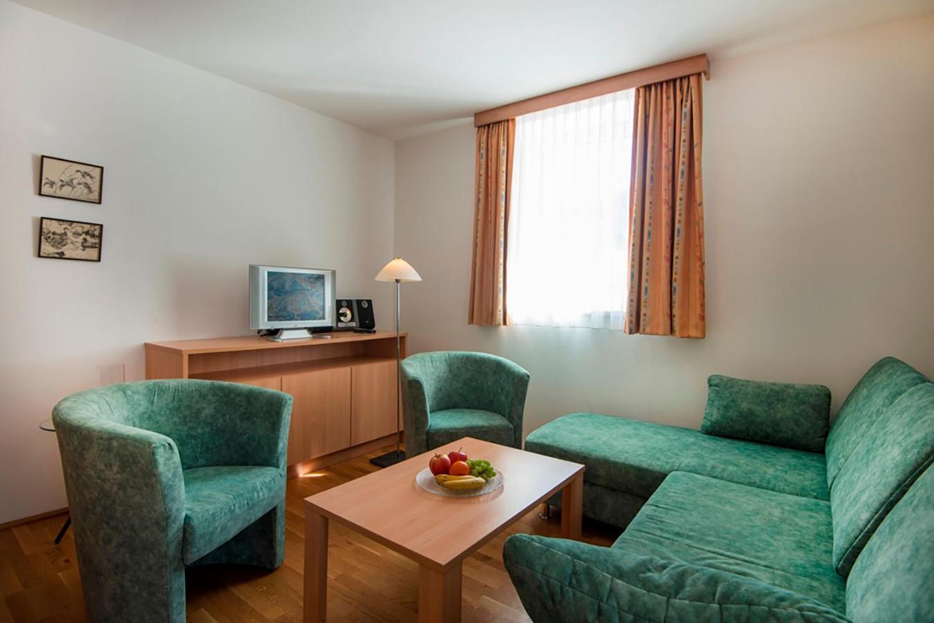Panorama Spa Lodges Das.Schiller Bad Gastein Bagian luar foto